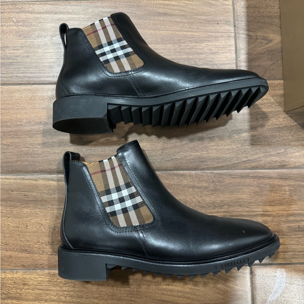 Burberry Mens Chelsea Boots